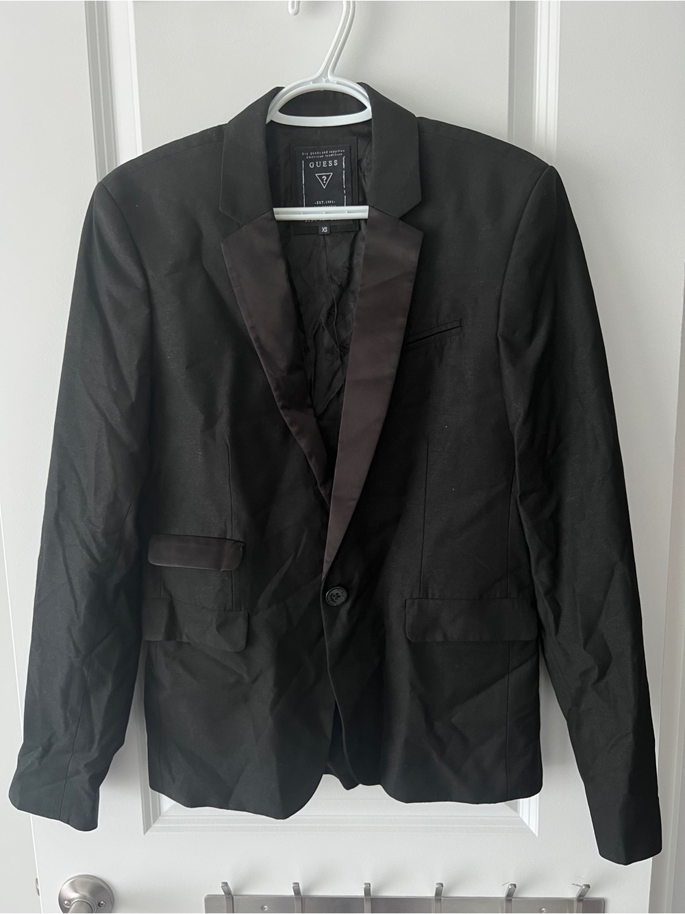 GUESS Black Men's Single-Button Blazer with Satin Lapel